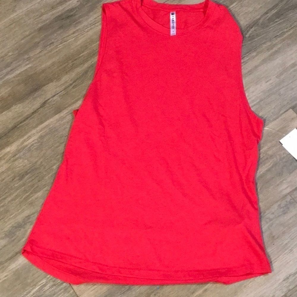 Fabletics performance tee. New - Picture 4 of 4